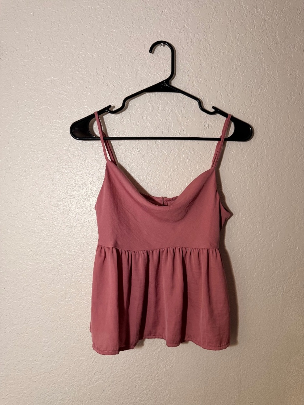 Woman’s American Eagle Top